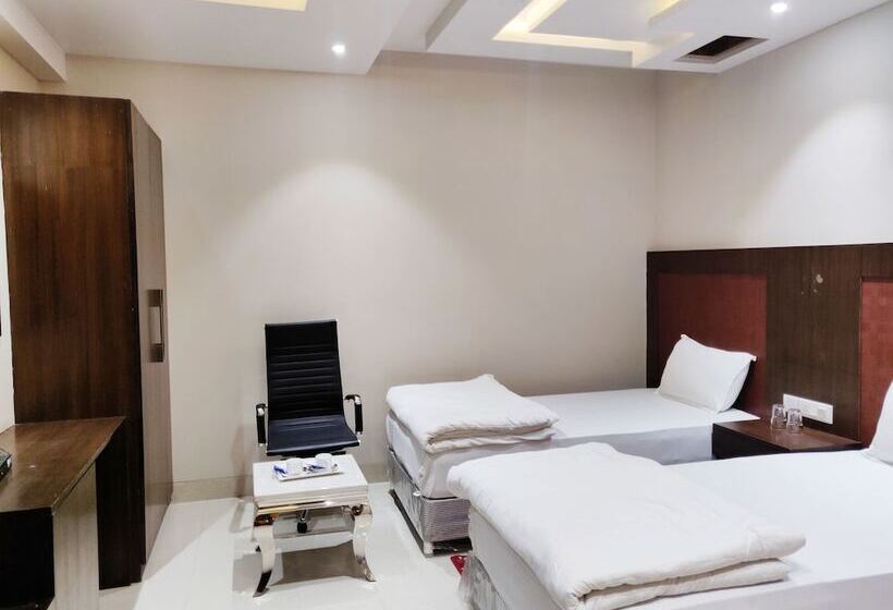 Bodhgaya Seven Inn Hotel N Restaurant