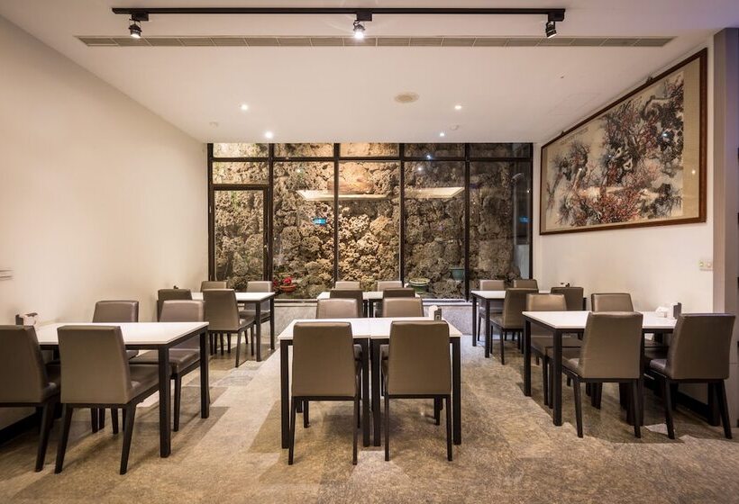 هتل Country Garden