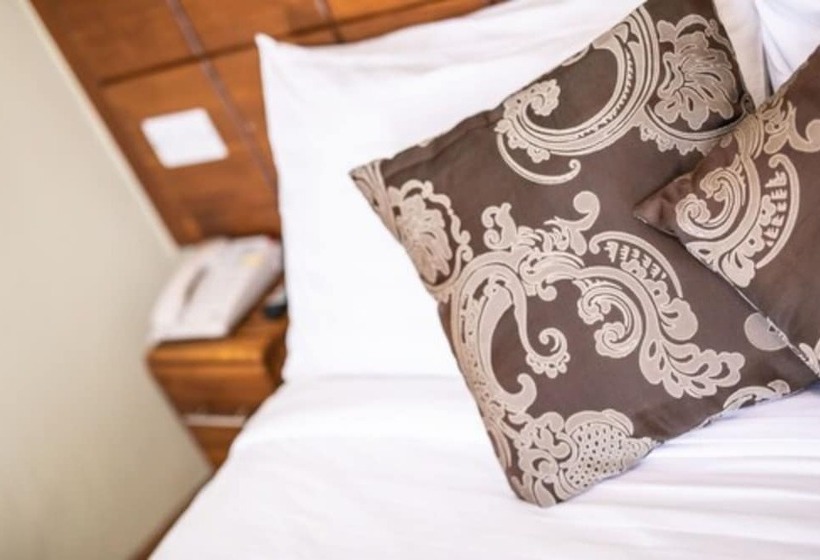 هتل Masailand Safari Lodge