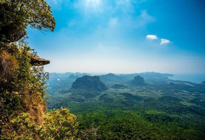 Отель Sairougn Seaview