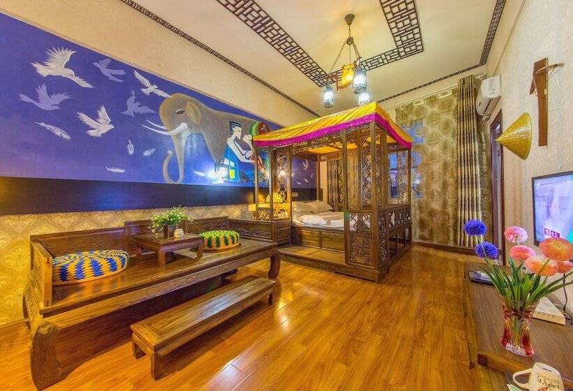 Отель The Home Of Art And Painting