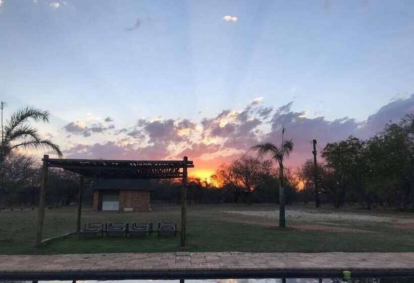 ホテル Unathi Game Lodge