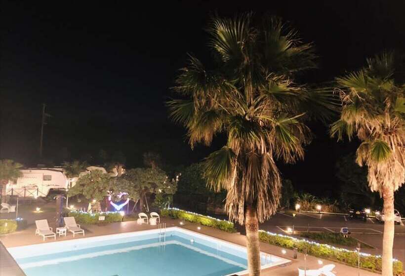 ホテル Woodpecker Nakijin