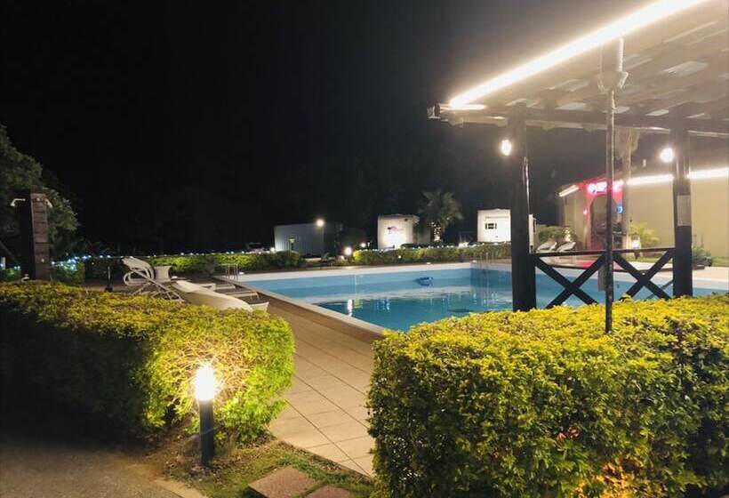 ホテル Woodpecker Nakijin