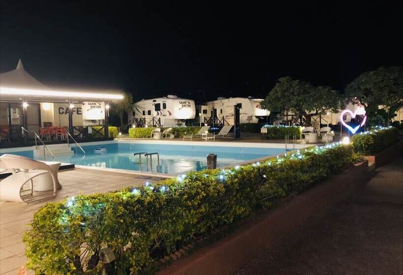 ホテル Woodpecker Nakijin