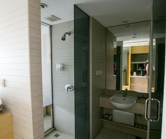 Love Holiday Inn Apartment