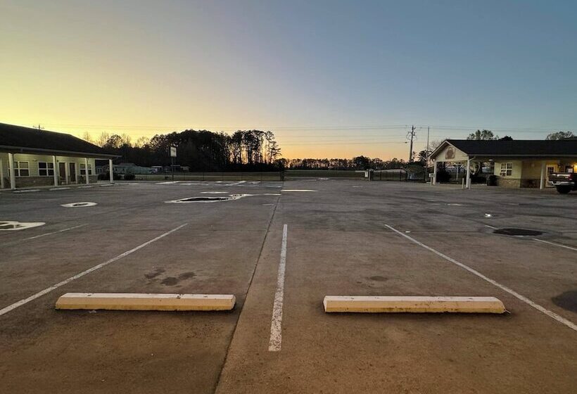 فندق على الطريق Weiss Lake Lodge