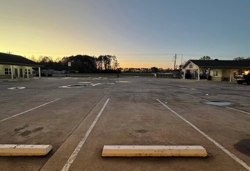 فندق على الطريق Weiss Lake Lodge