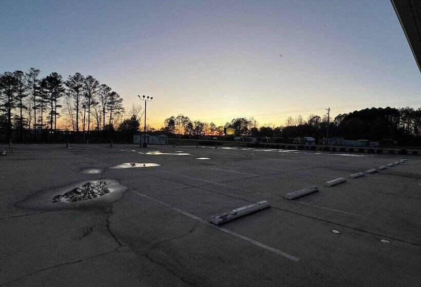 فندق على الطريق Weiss Lake Lodge