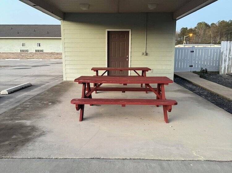 فندق على الطريق Weiss Lake Lodge