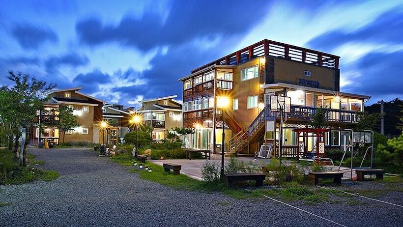 פנסיון Favian Guest House