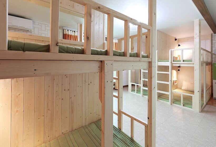 Пансион Favian Guest House