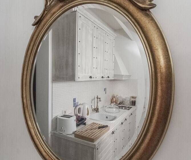 Пансион Ostra Menalon Luxury Suites