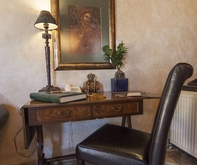 Пансион Ostra Menalon Luxury Suites