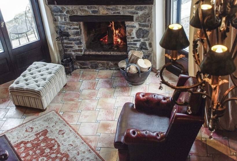 Пансион Ostra Menalon Luxury Suites