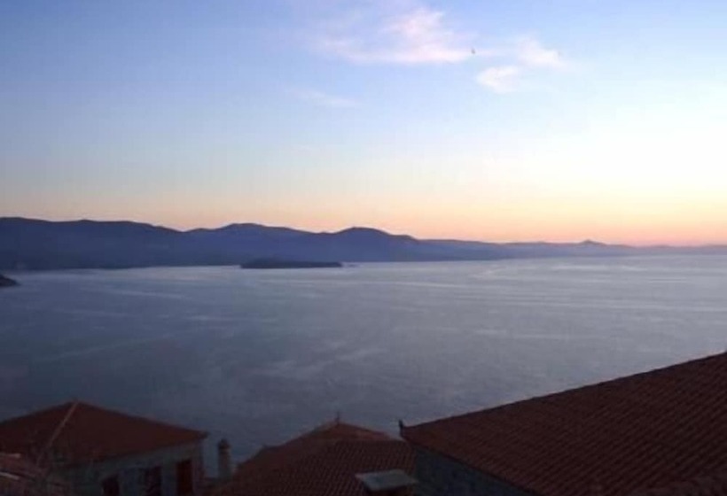 펜션 The Schoolmistress With The Golden Eyes