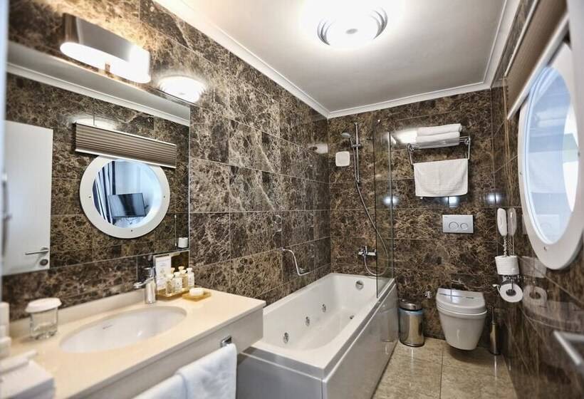 Uslu Otel Royal Yachting