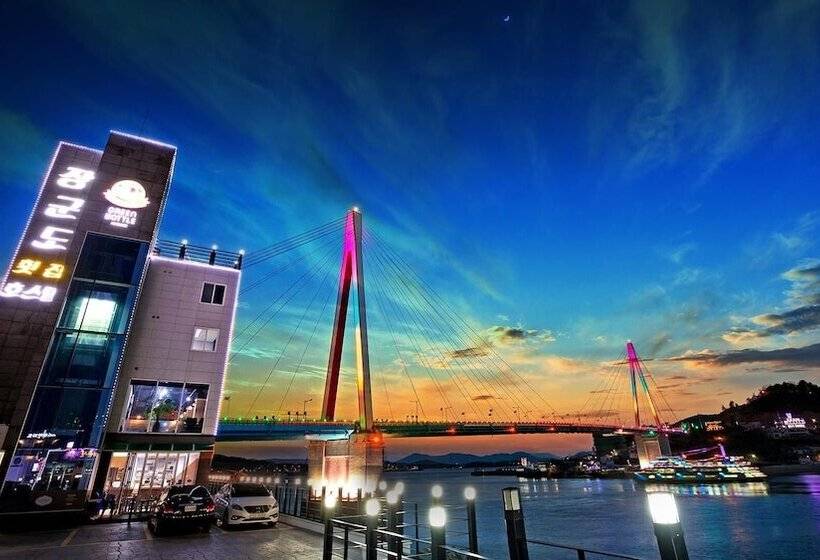 Yeosu Janggun Island Pension