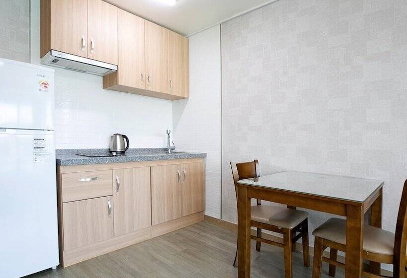 Yeosu Janggun Island Pension