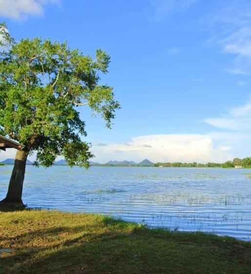 Flower Garden Lake Resort