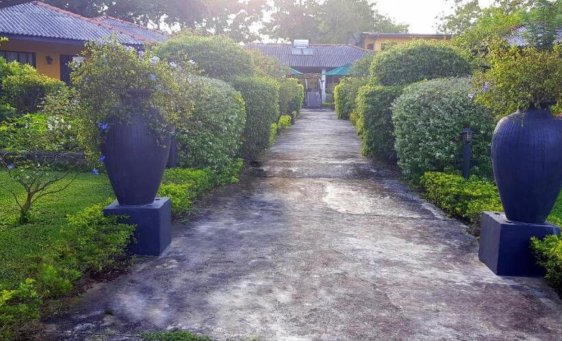 Flower Garden Lake Resort