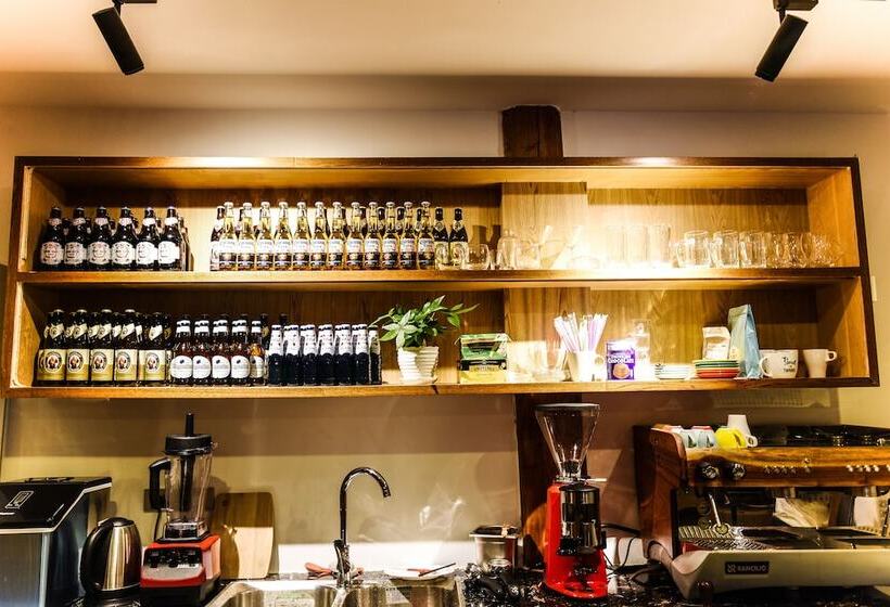 مسافرخانه Greenforest Lodge