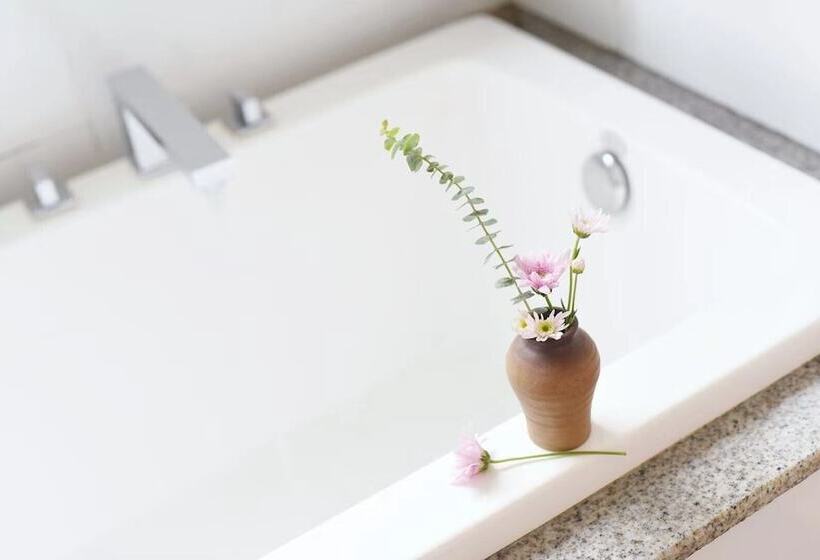 مسافرخانه Greenforest Lodge