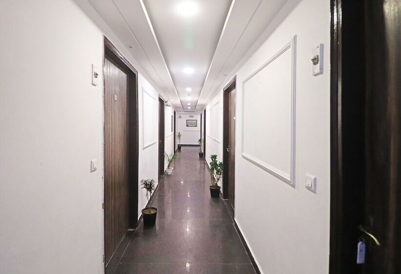 هتل Mayda Prime Near Delhi Airport