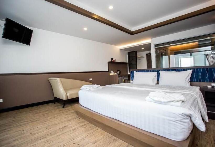 Blu Hotel Nakhon Phanom