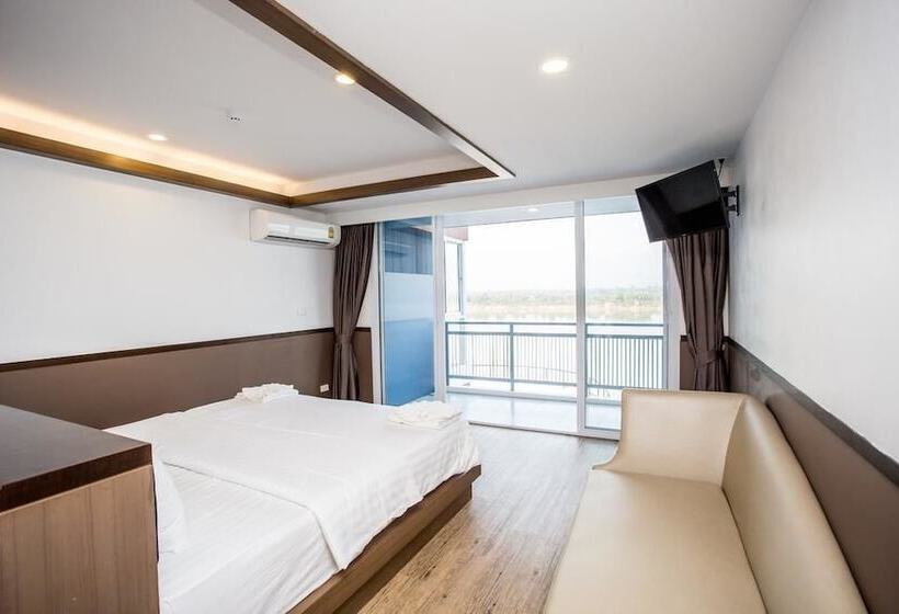 Blu Hotel Nakhon Phanom