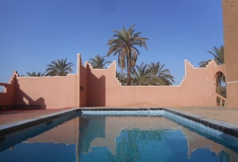 هتل Carrefour Des Nomades