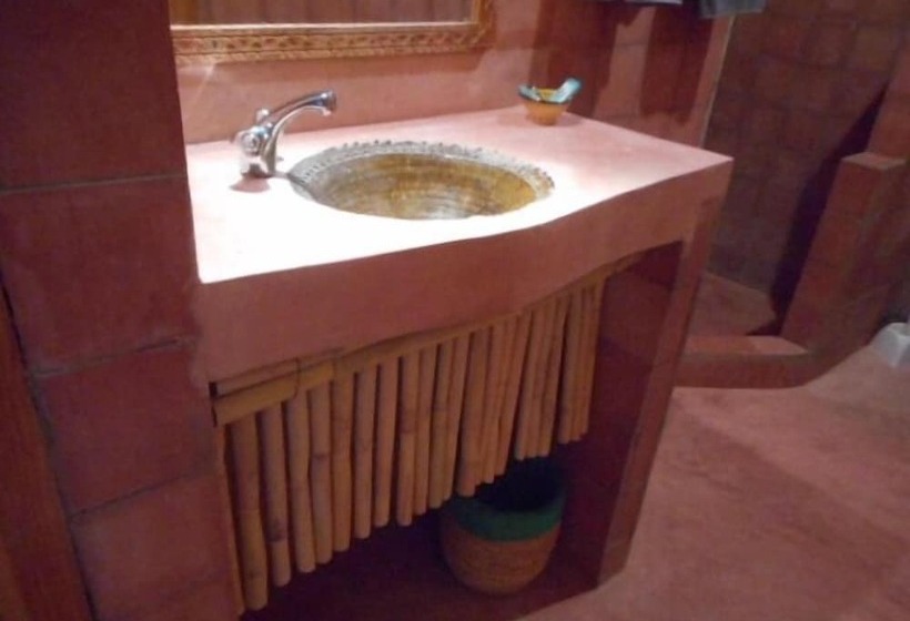 هتل Carrefour Des Nomades