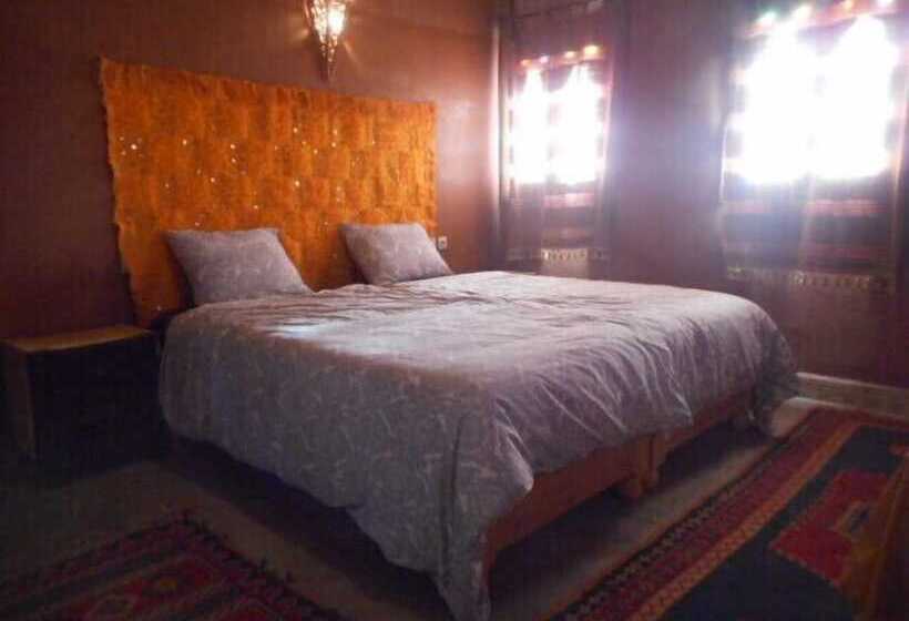 هتل Carrefour Des Nomades