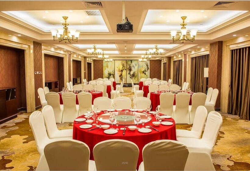 فندق Friendship Convention Center