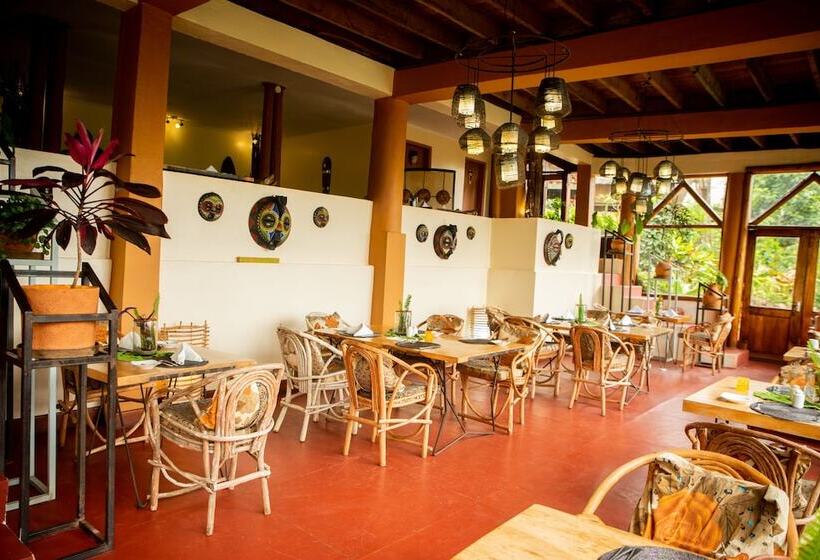 هتل Karama Lodge & Spa