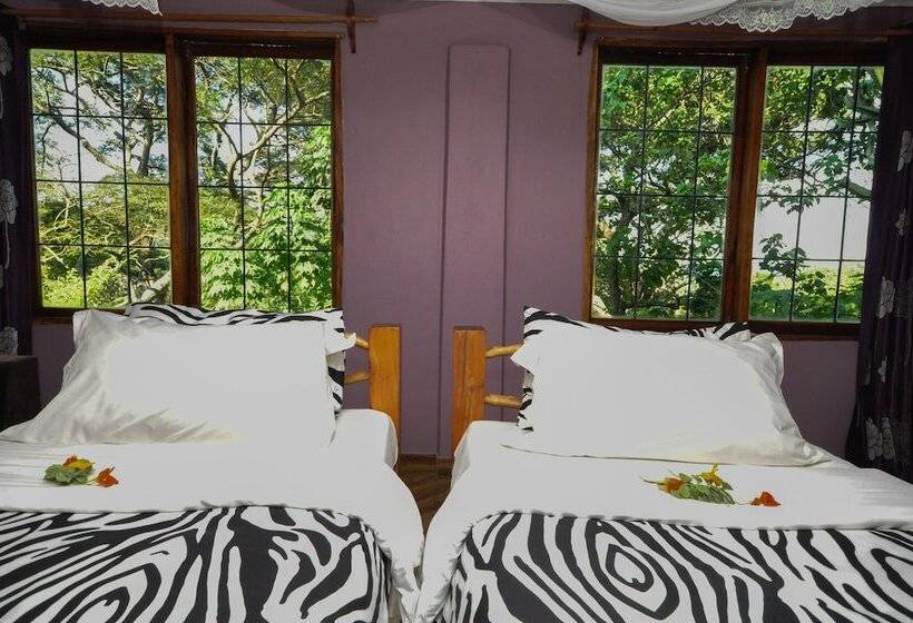 هتل Karama Lodge & Spa