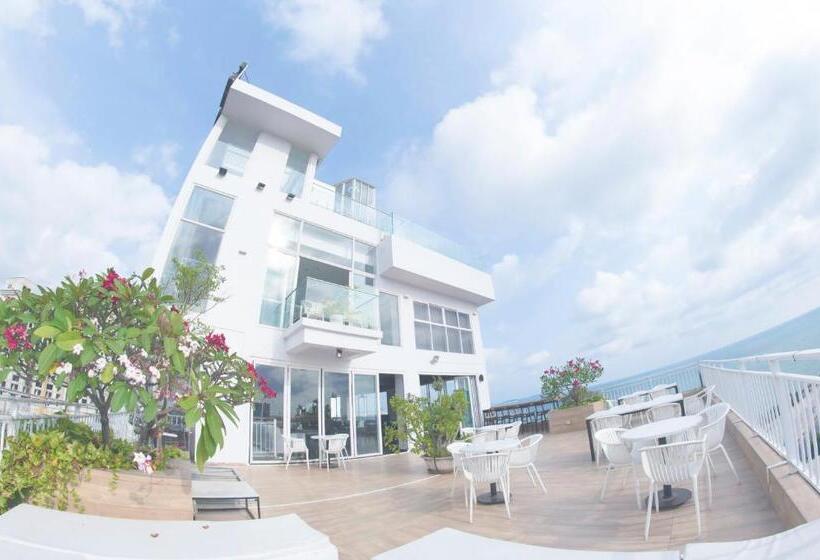 La Vogue Boutique Hotel & Casino