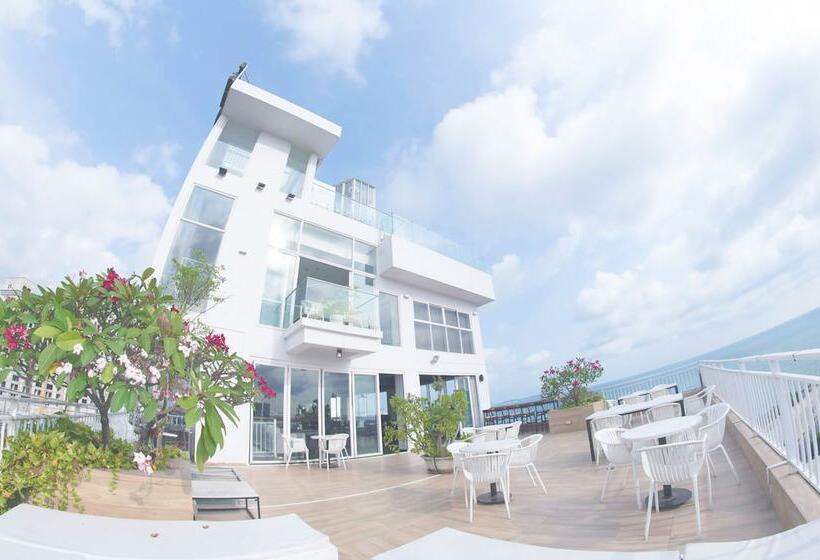 La Vogue Boutique Hotel & Casino