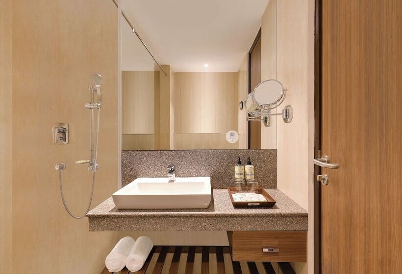 Lemon Tree Hotel, Sector 68, Sohna Road, Gurugram