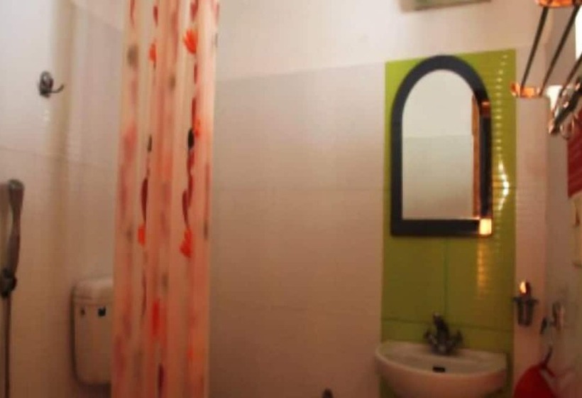 Hotel Nezer Homestay