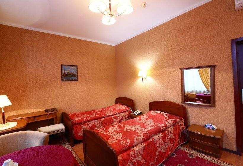 ホテル Postoyalec