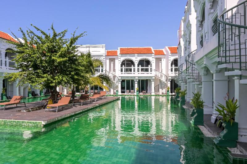 Hotel Supicha Pool Access