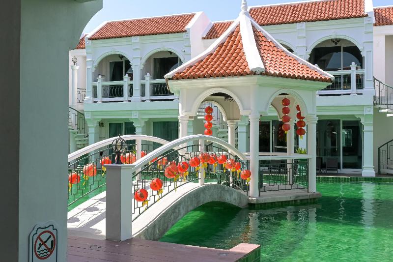 Hotel Supicha Pool Access