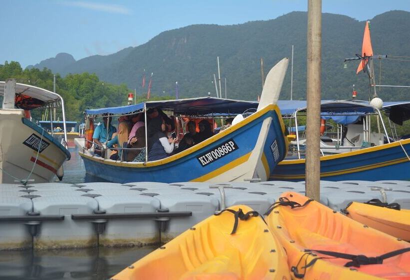 Hotel The Jemuruk Island Resort