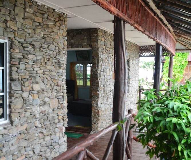 هتل The Jemuruk Island Resort