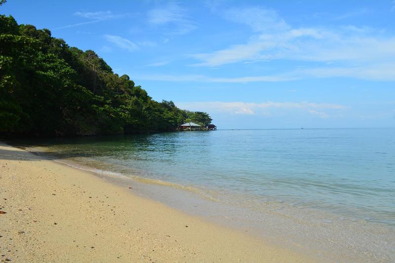 هتل The Jemuruk Island Resort