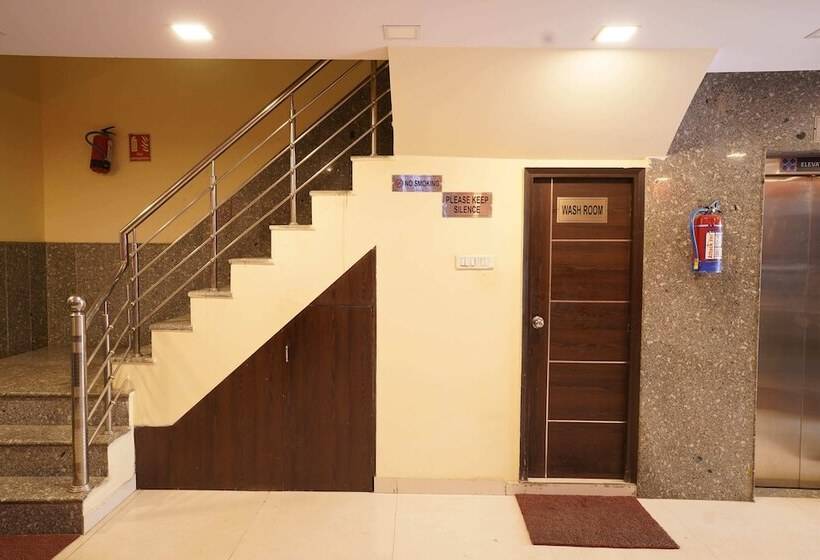 هتل Tourist Palace