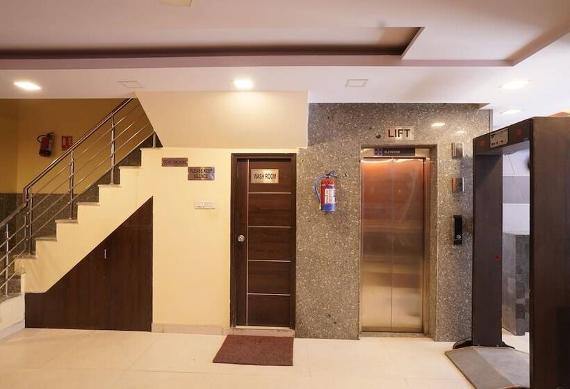 هتل Tourist Palace