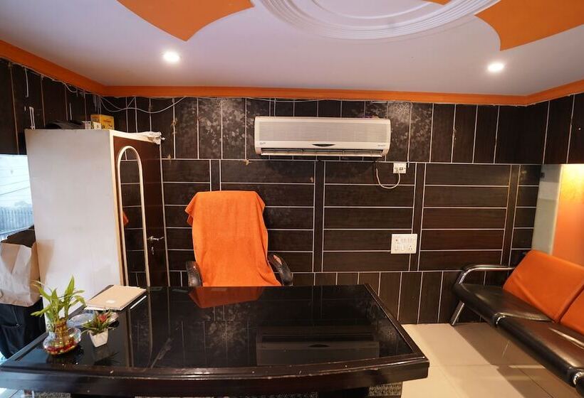 هتل Tourist Palace