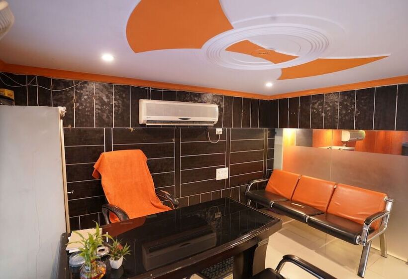 هتل Tourist Palace